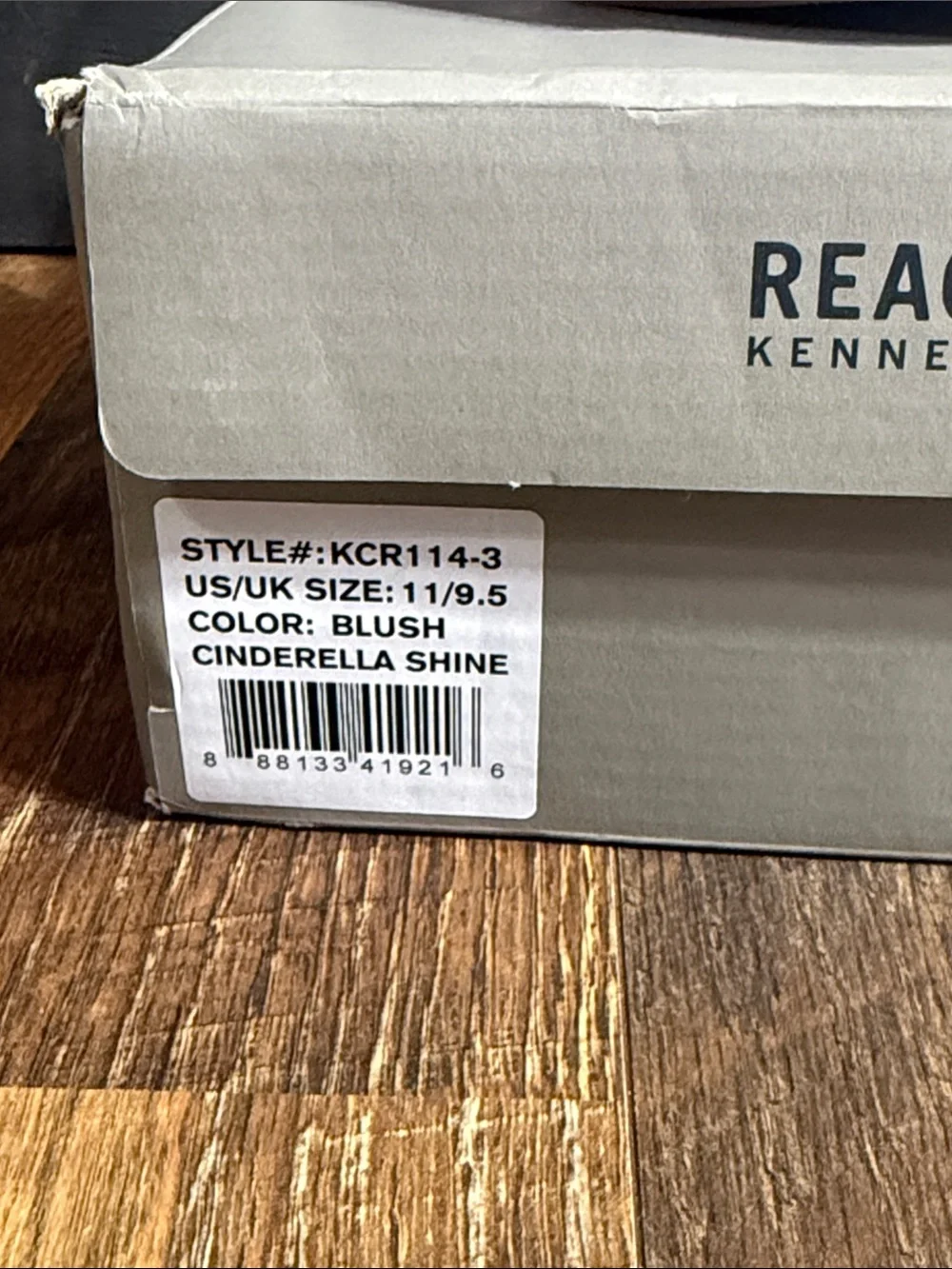 Reaction Kenneth Cole brand new