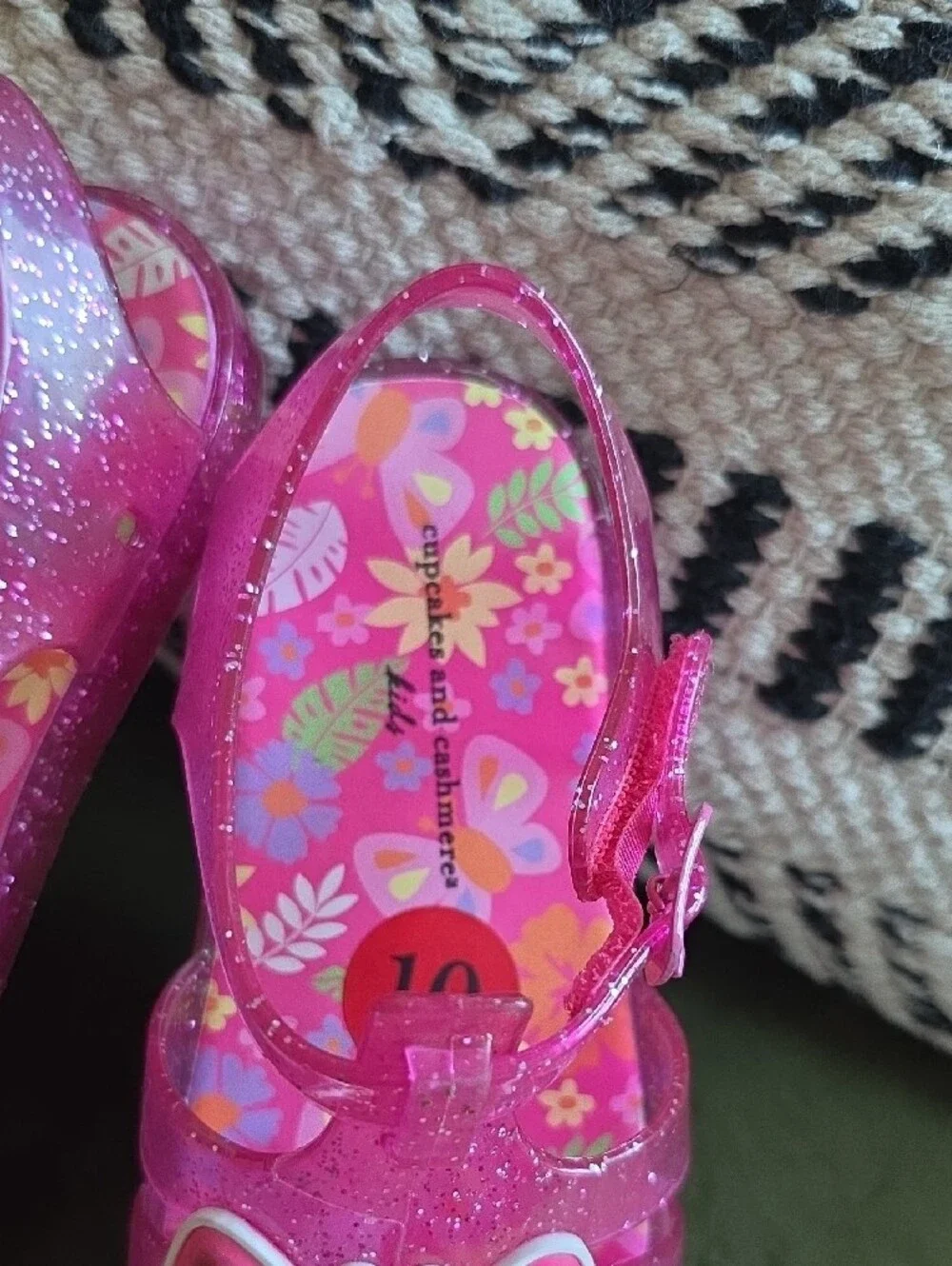 cupcakes & cashmere sparkling pink