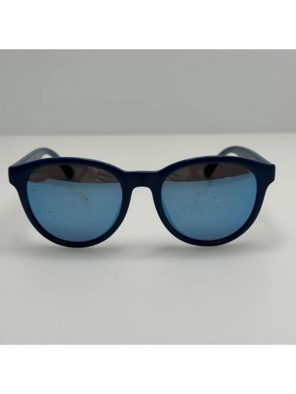 Lacoste lenses have
