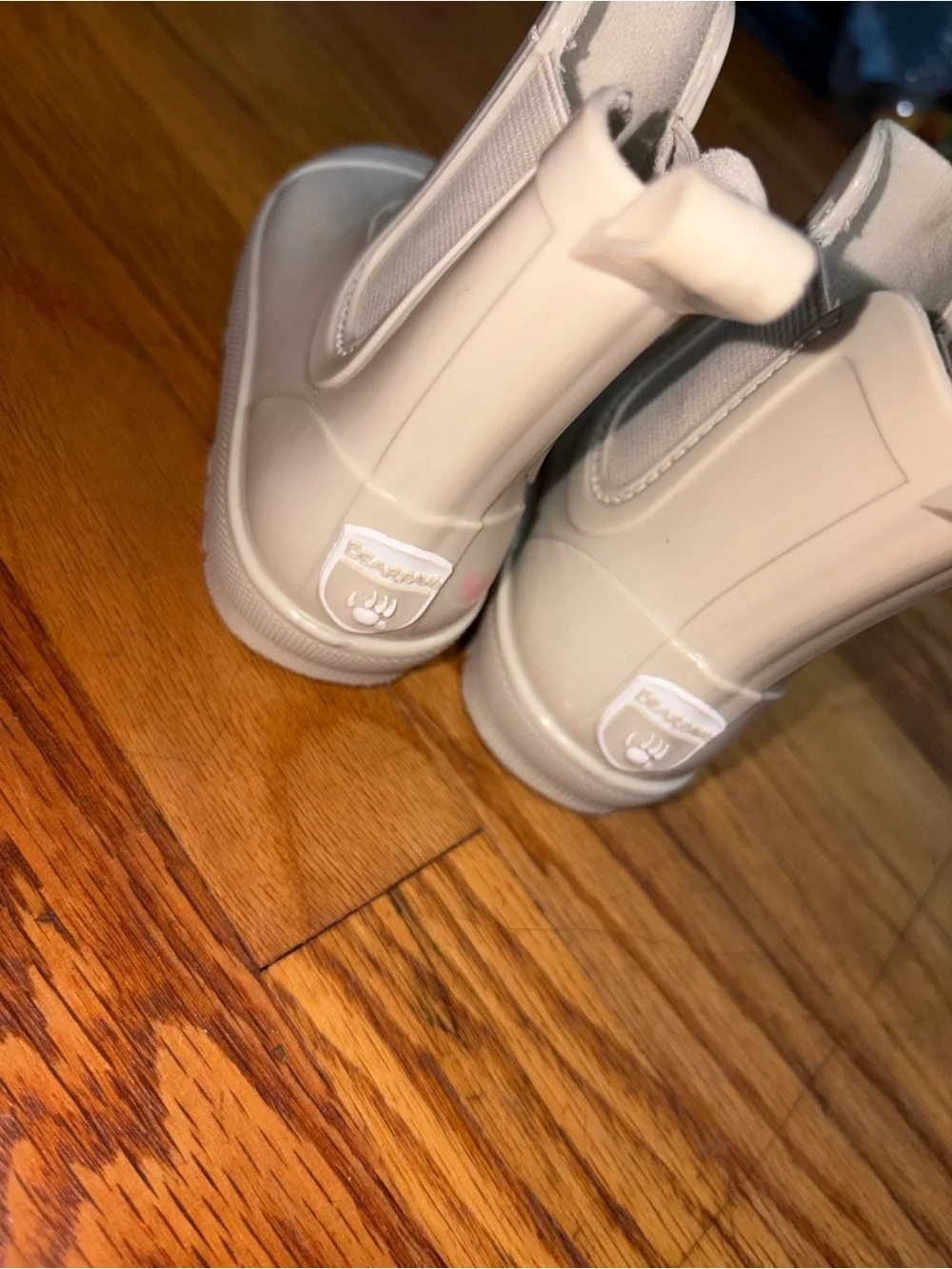 BearPaw sleek waterproof