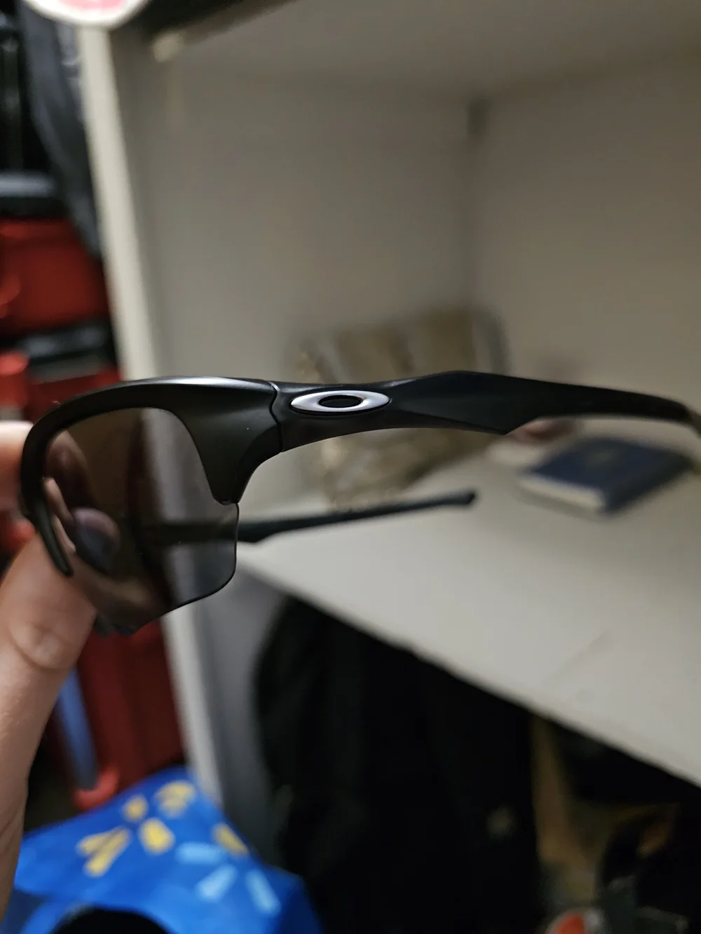 Oakley black polarized