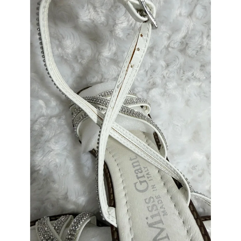 Miss Grant strappy durable