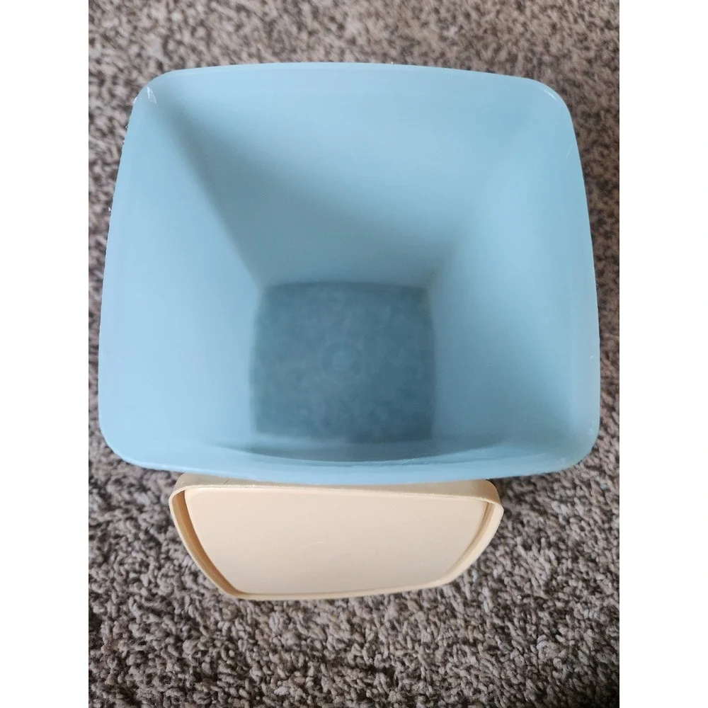 Tupperware vintage servalier