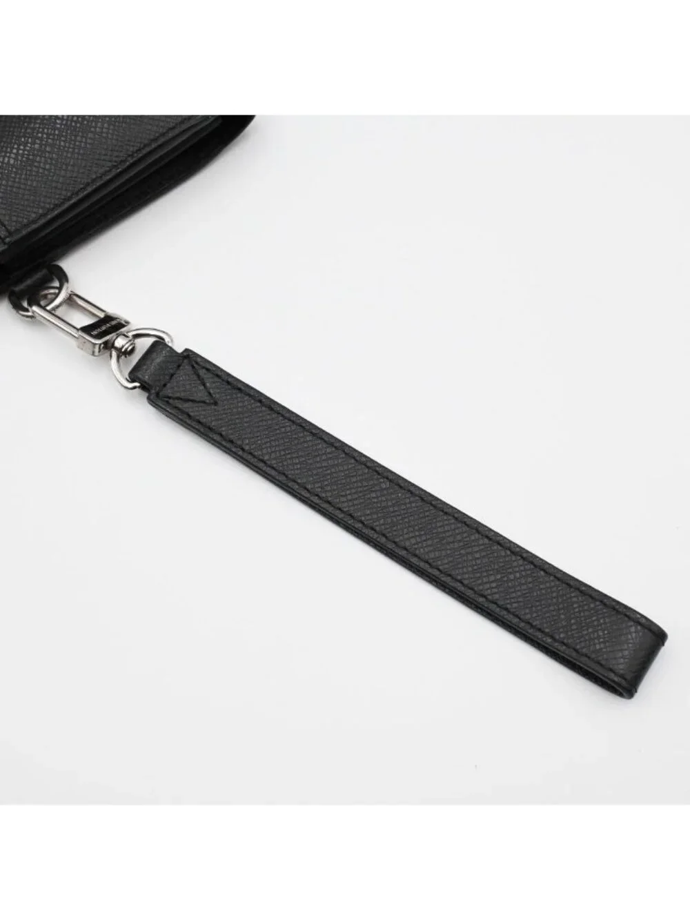 Louis Vuitton Taiga Zippy Dragonne Wallet Black