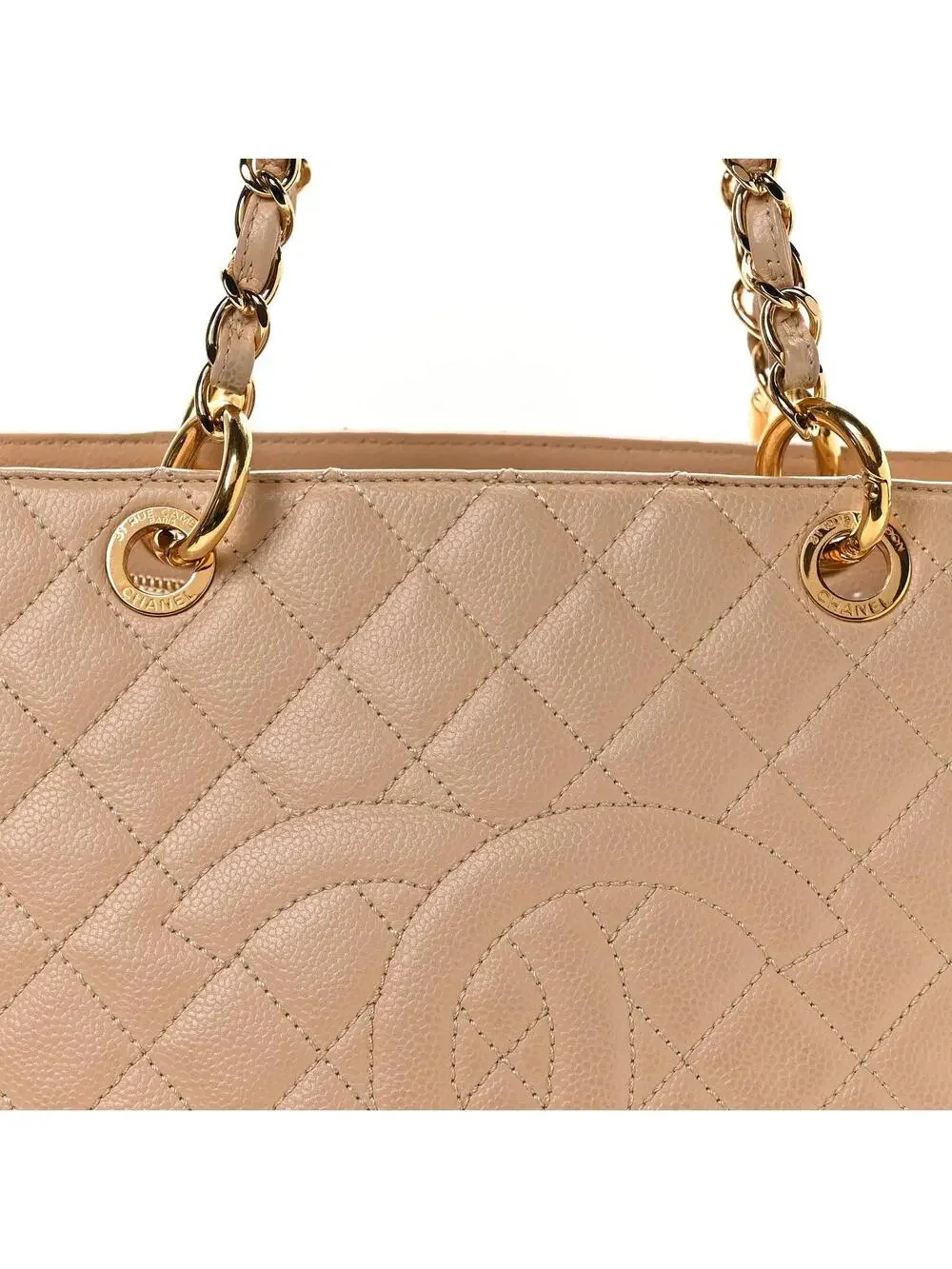 CHANEL indulge timeless