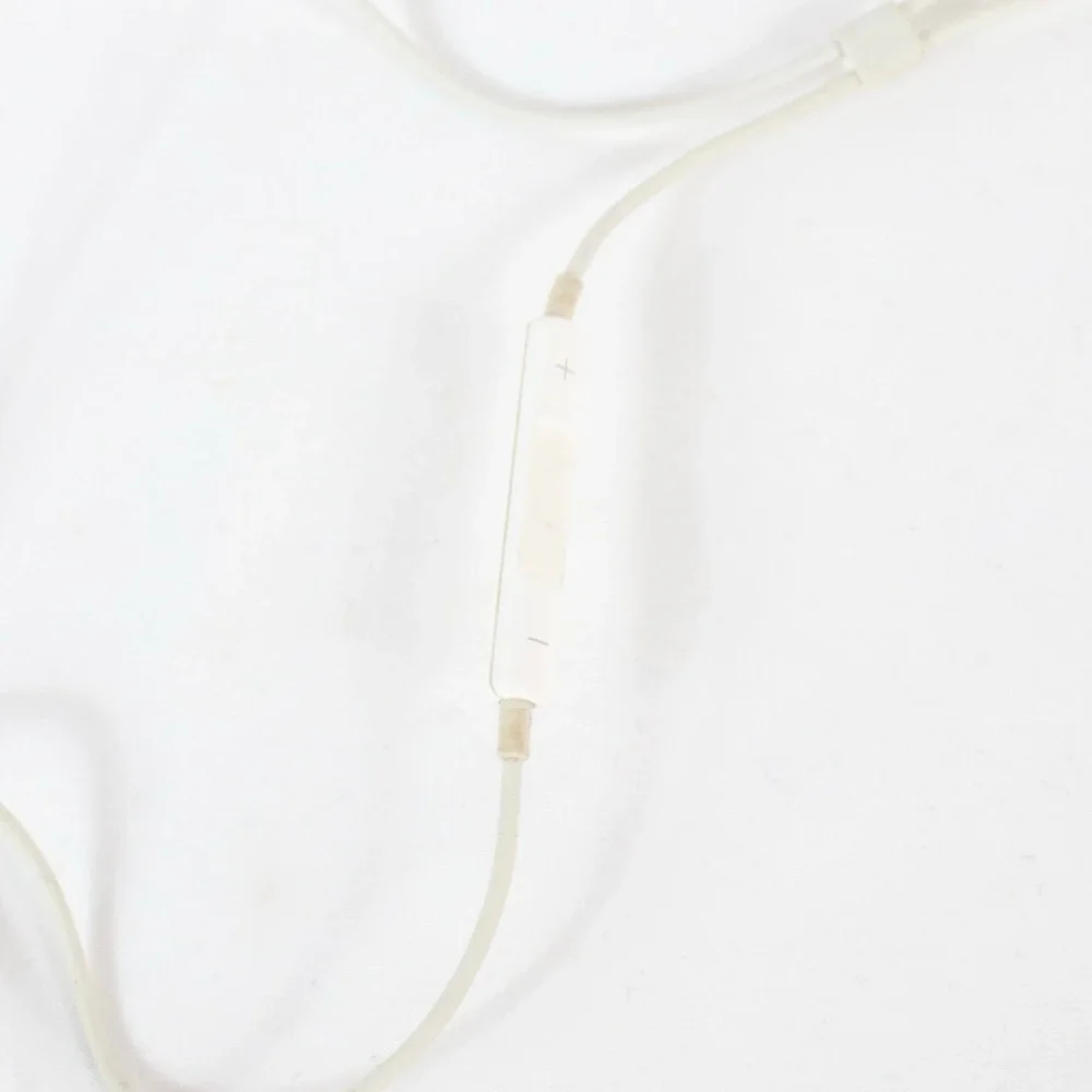Apple wired earphones