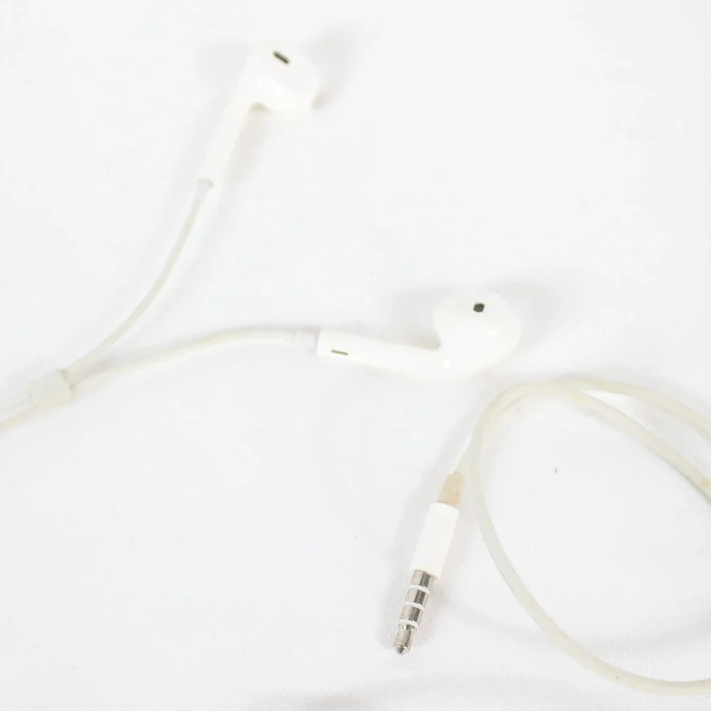 Apple wired earphones