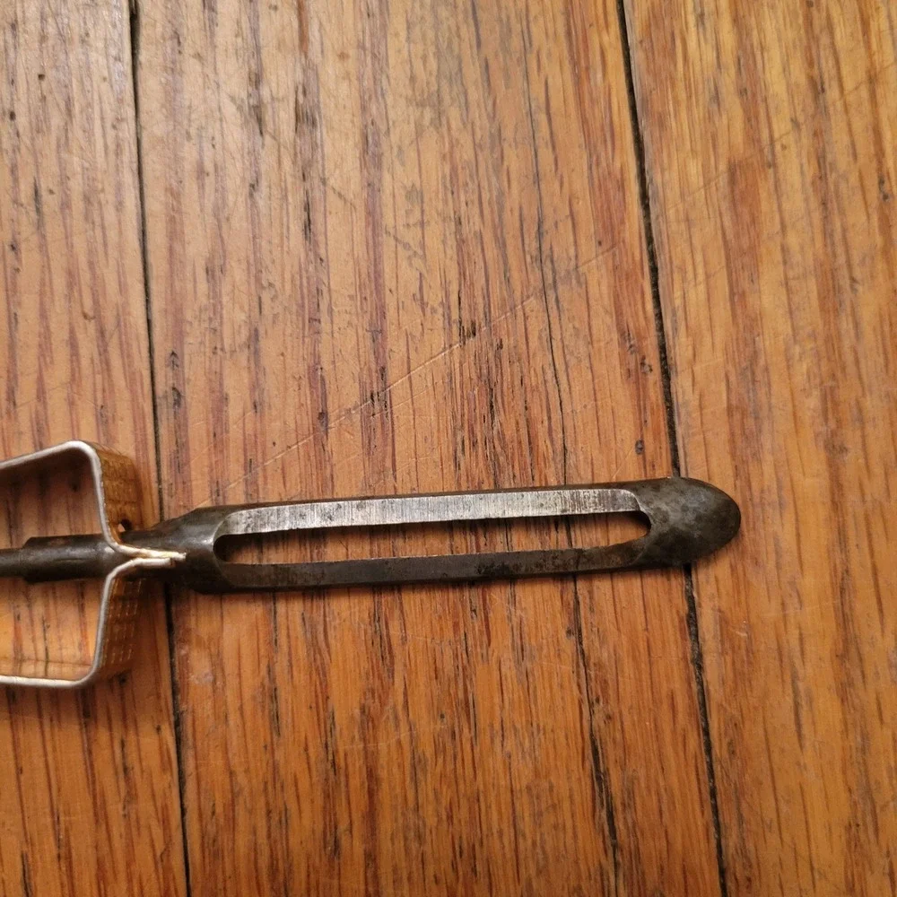 EKCO Vegetable Peeler Gold 24KT Gold Plated Siegler Home Heaters VINTAGE Decor