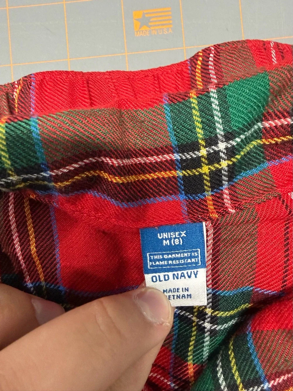 Classic Red Plaid Kids Pajama Set old navy M (8)