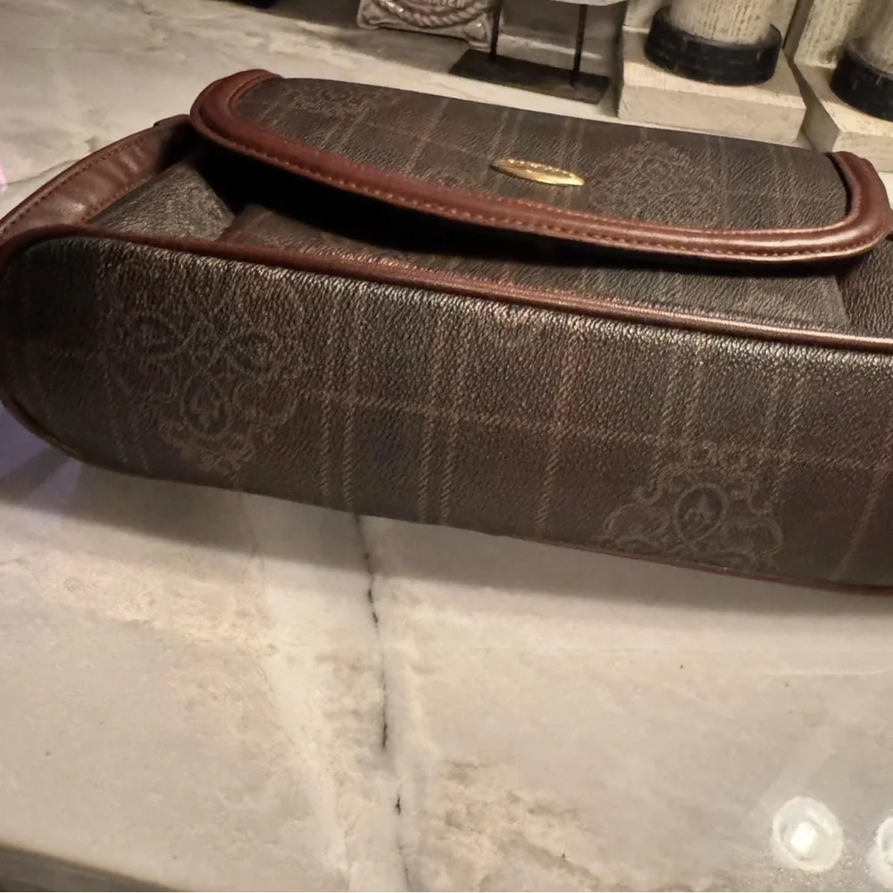 Liz Claiborne this stylish