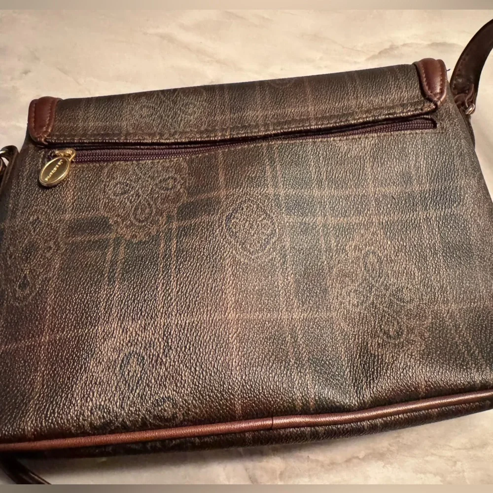 Liz Claiborne this stylish