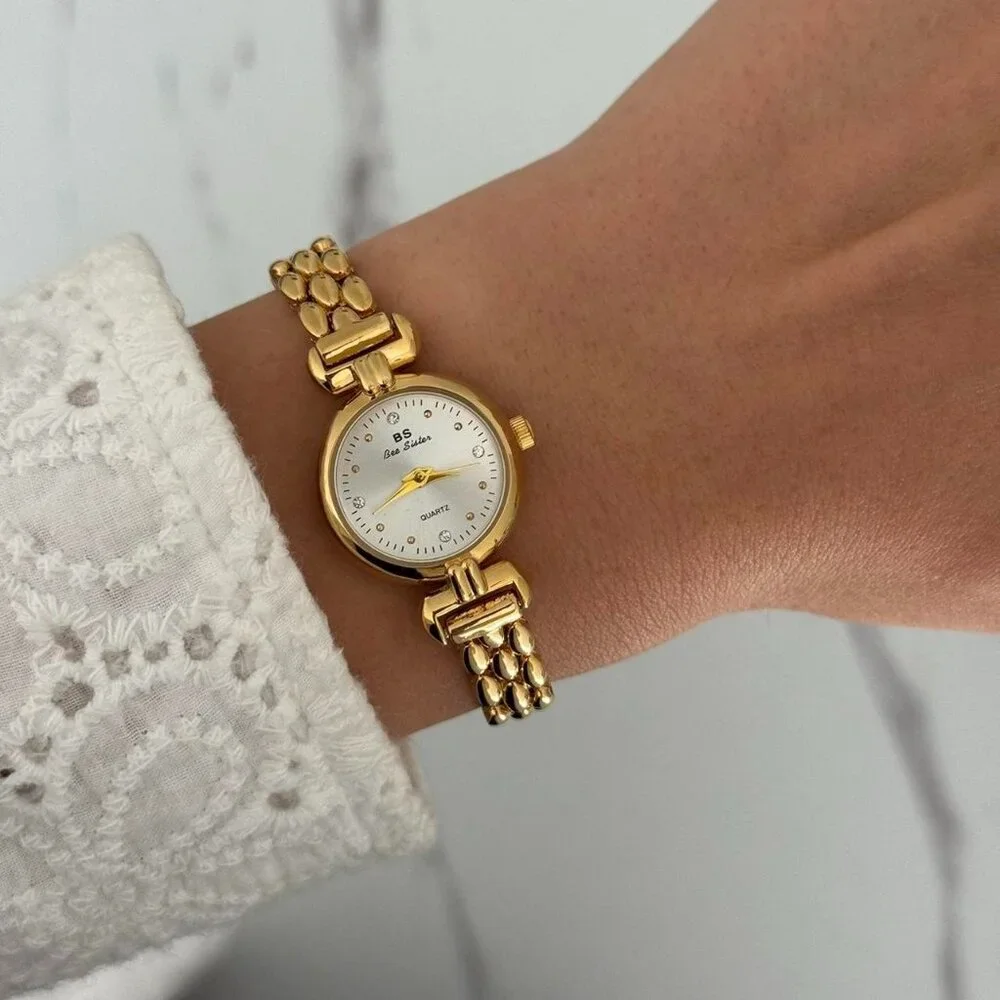 Sku0448 Retro Gold/White‎ Dial Women Round Watch stainless steel + gift bag