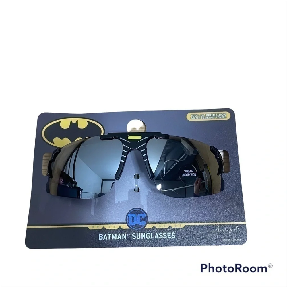 Batman Kids Sunglasses NWT Black DC Comics 100% UV Protection
