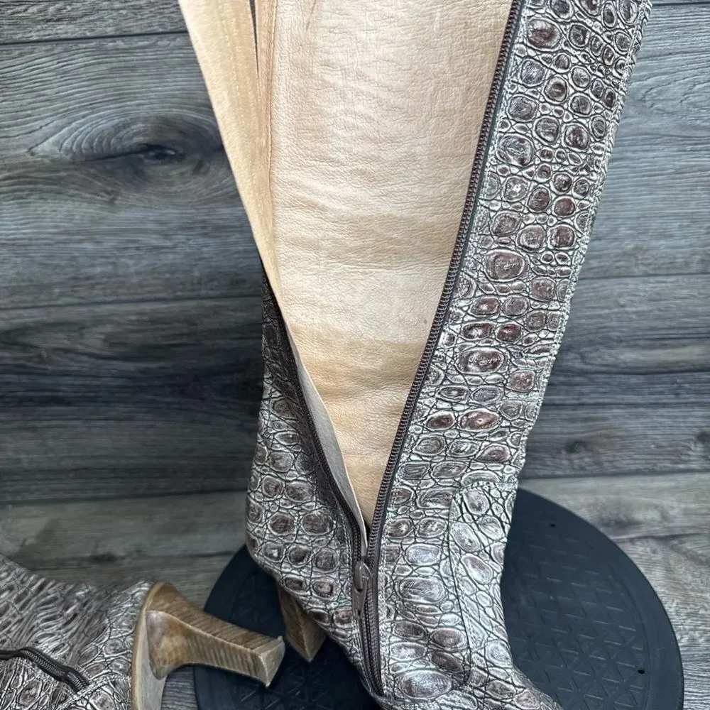 Destroy vintage women