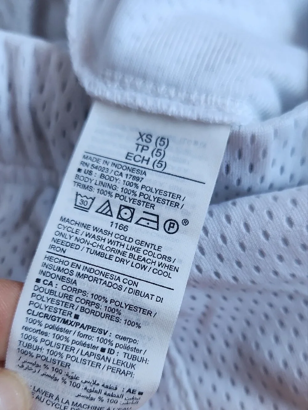 ❤️3/$15❤️Old Navy White Mesh Athletic Shorts with Contrast Drawstring