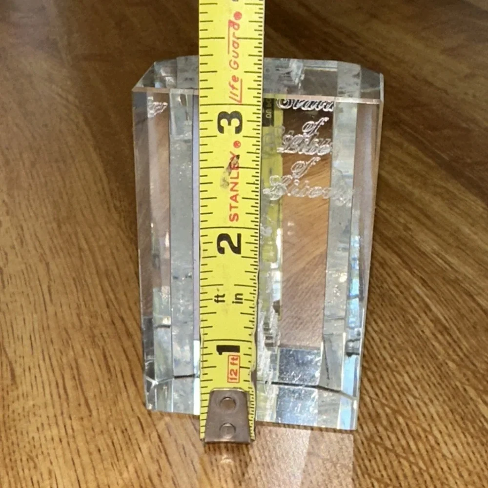 STATUE OF LIBERTY Paperweight New York 3D Laser Etched Crystal Glass Cube