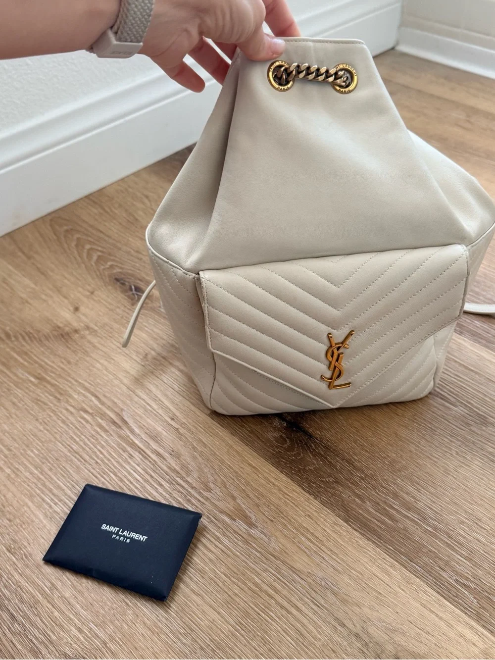 Saint Laurent elegant off