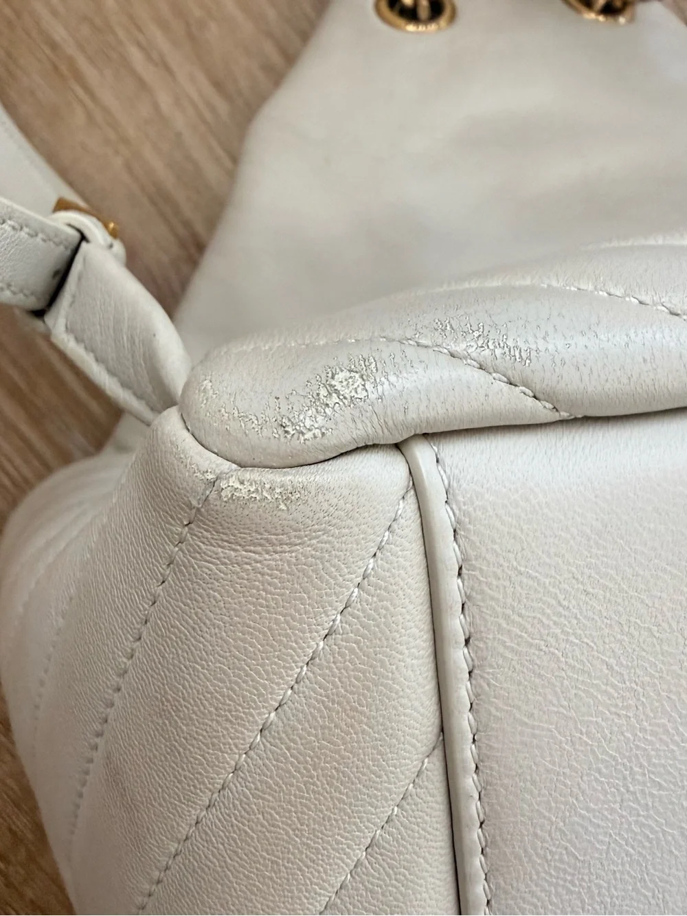 Saint Laurent elegant off