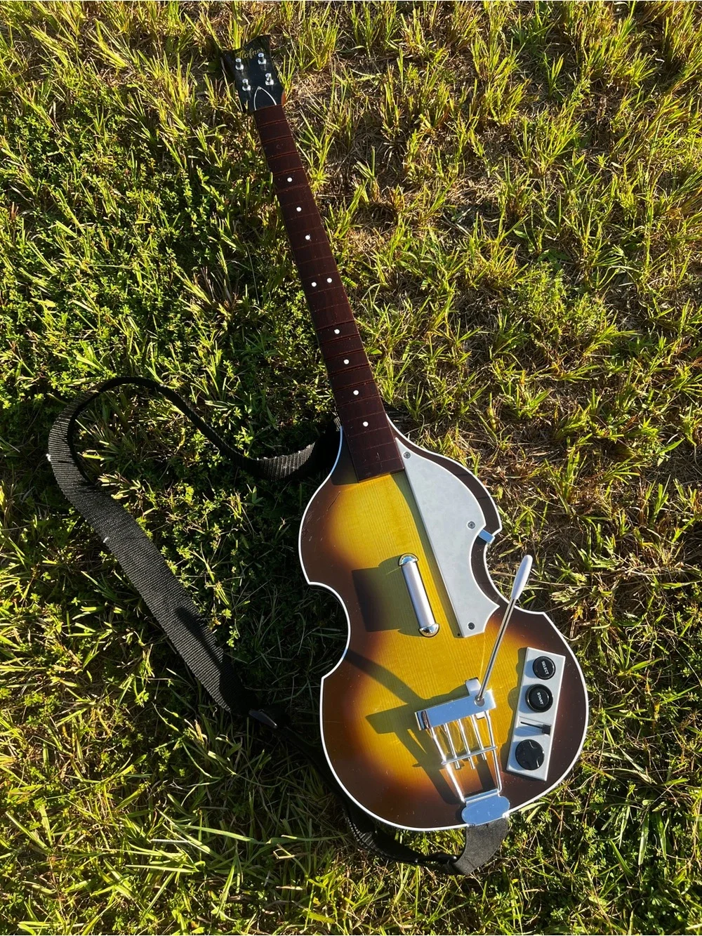 CLEAN PS3 Rockband Wireless Beatles Hofner Guitar Fender Controller