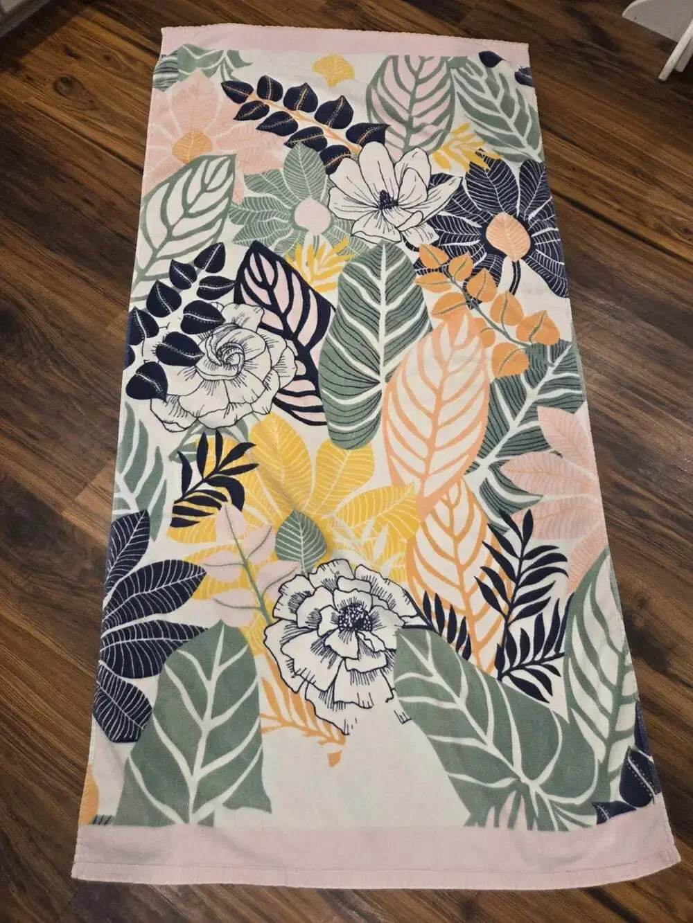 Vera Bradley Tropical Botanical Floral Beach Towel Pink Green Navy Large Cotton
