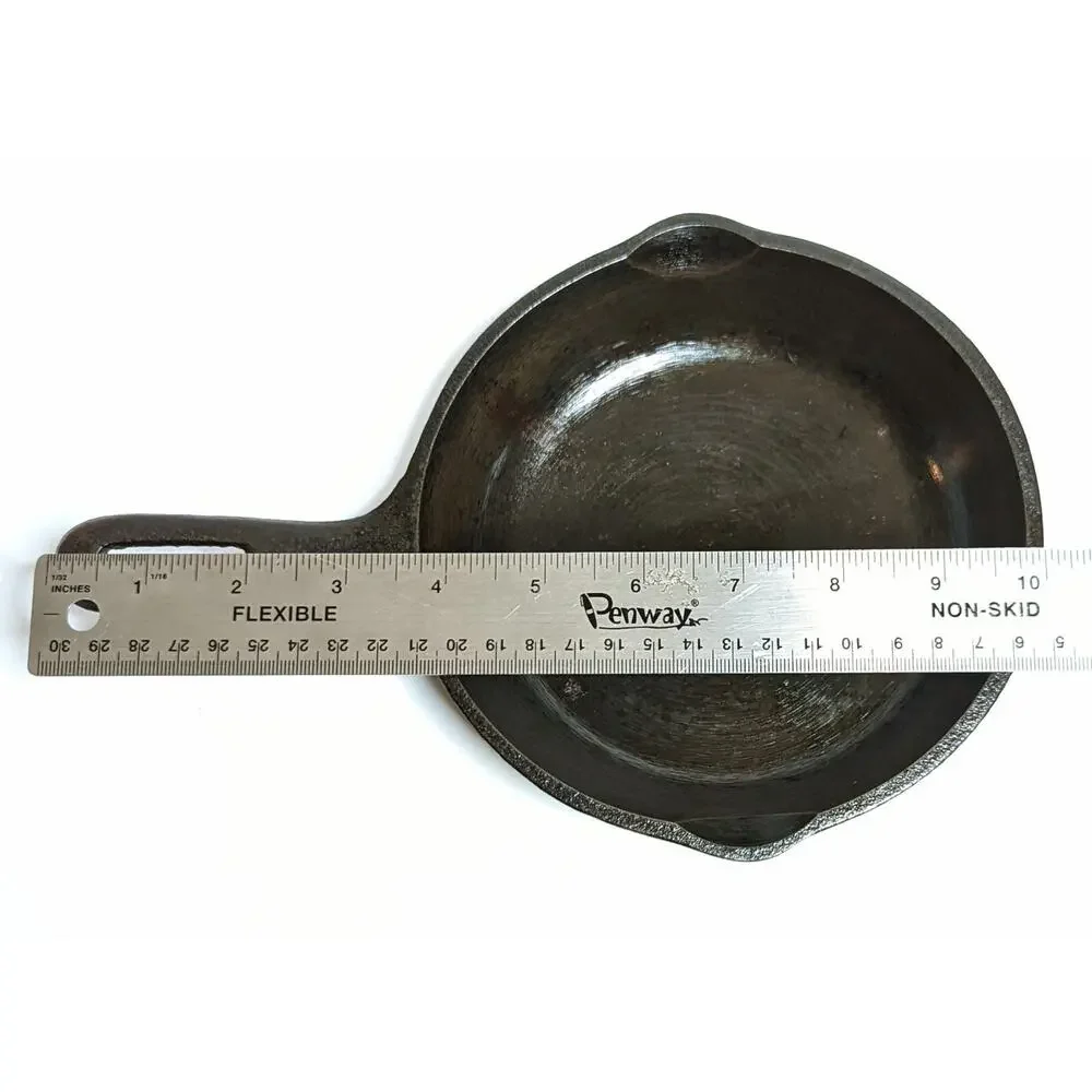 Unmarked Cast Iron Fry Pan/Skillet Small 6 1/2 inch