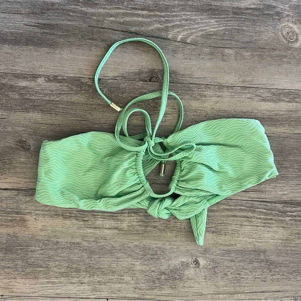 Monday Swimwear excellent gently