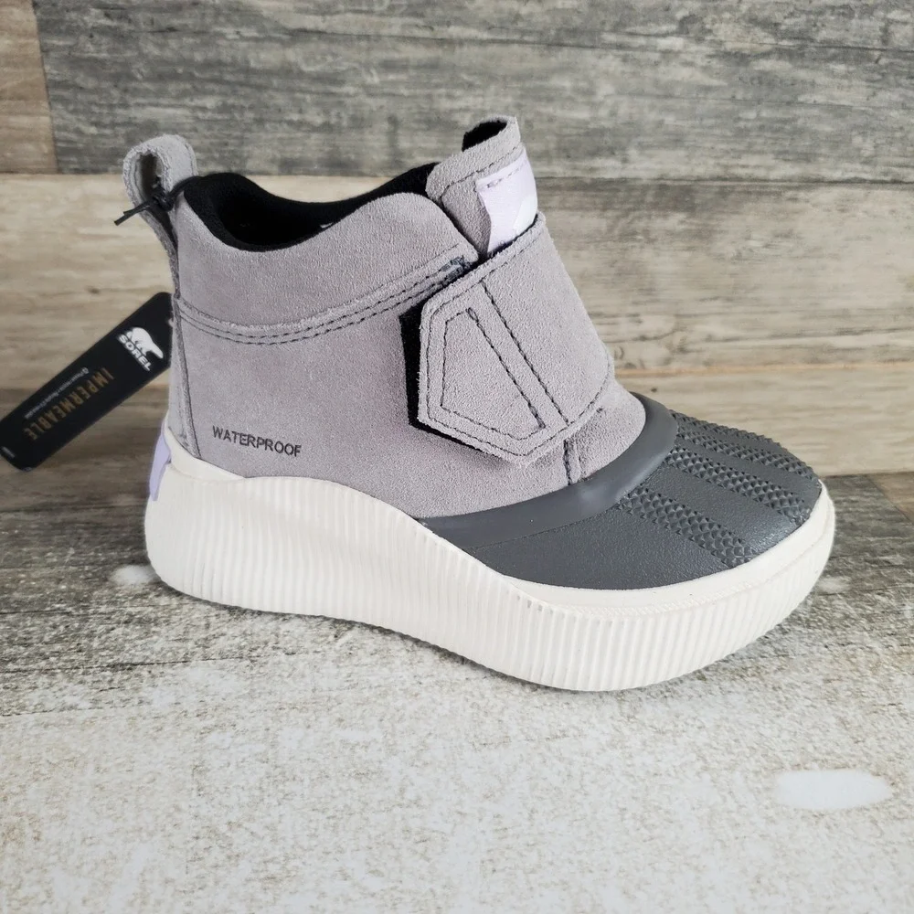 SOREL Out N About IV Strap Kids Duck Boots Sz 10 Dove Quarry Mid Top Hook & Loop