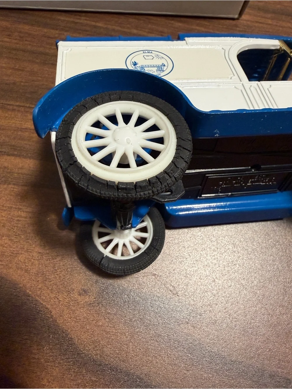 Vintage Ford Model T 1913 Blue & White Vintage-Style Toy Bank Car 1/500 limited