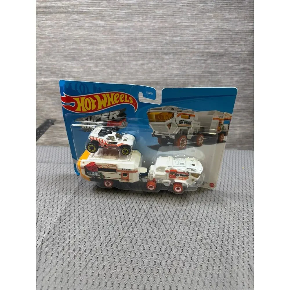 Hot Wheels Red Planet Transport 2024 1:64 Transporter Vehicle NEW