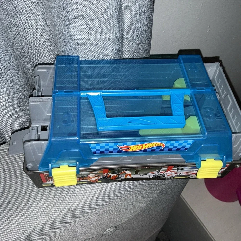 Hot Wheels Race Carry Case Dual Car Launchers Toolbox Style CFC81 2015