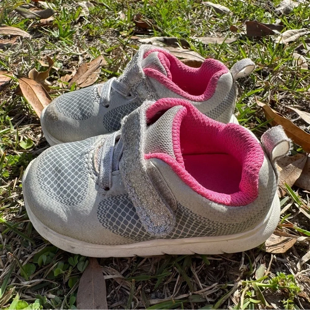 Carter’s Baby‎ Girl Gray Strap Sneakers Size 4