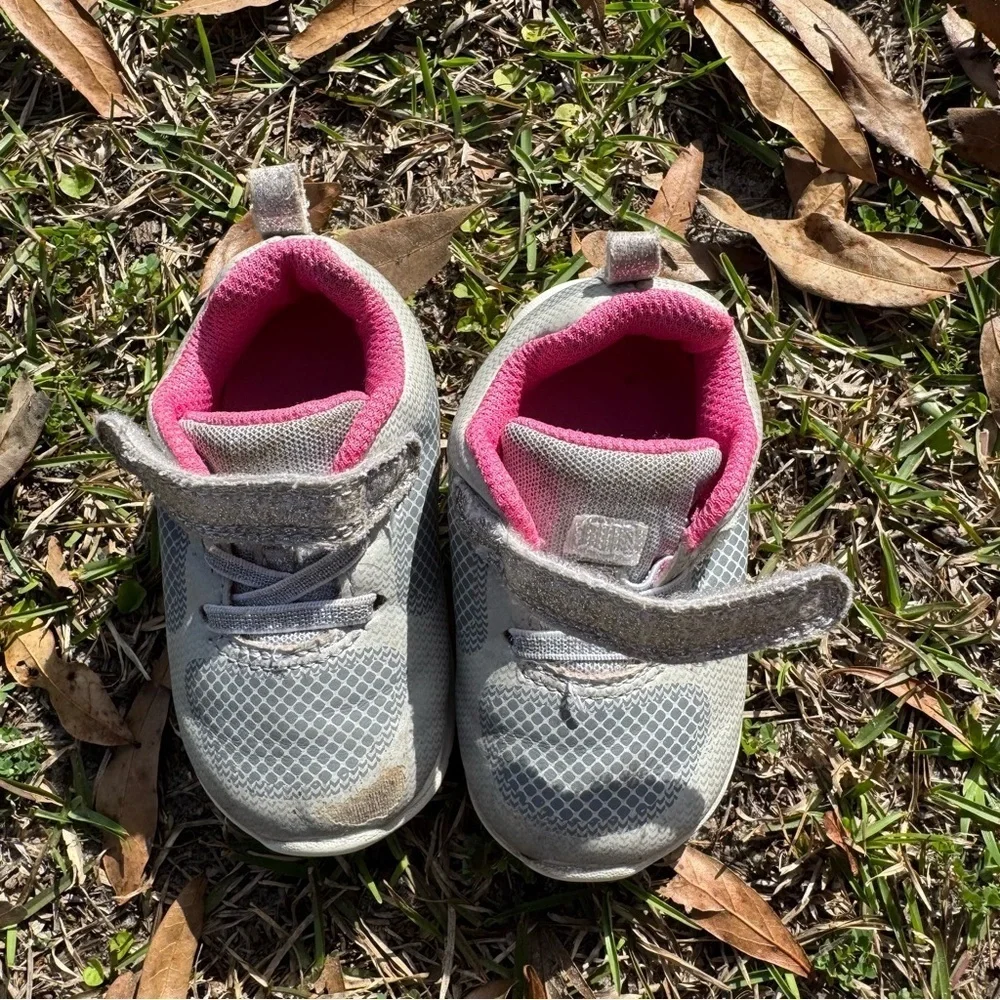 Carter’s Baby‎ Girl Gray Strap Sneakers Size 4