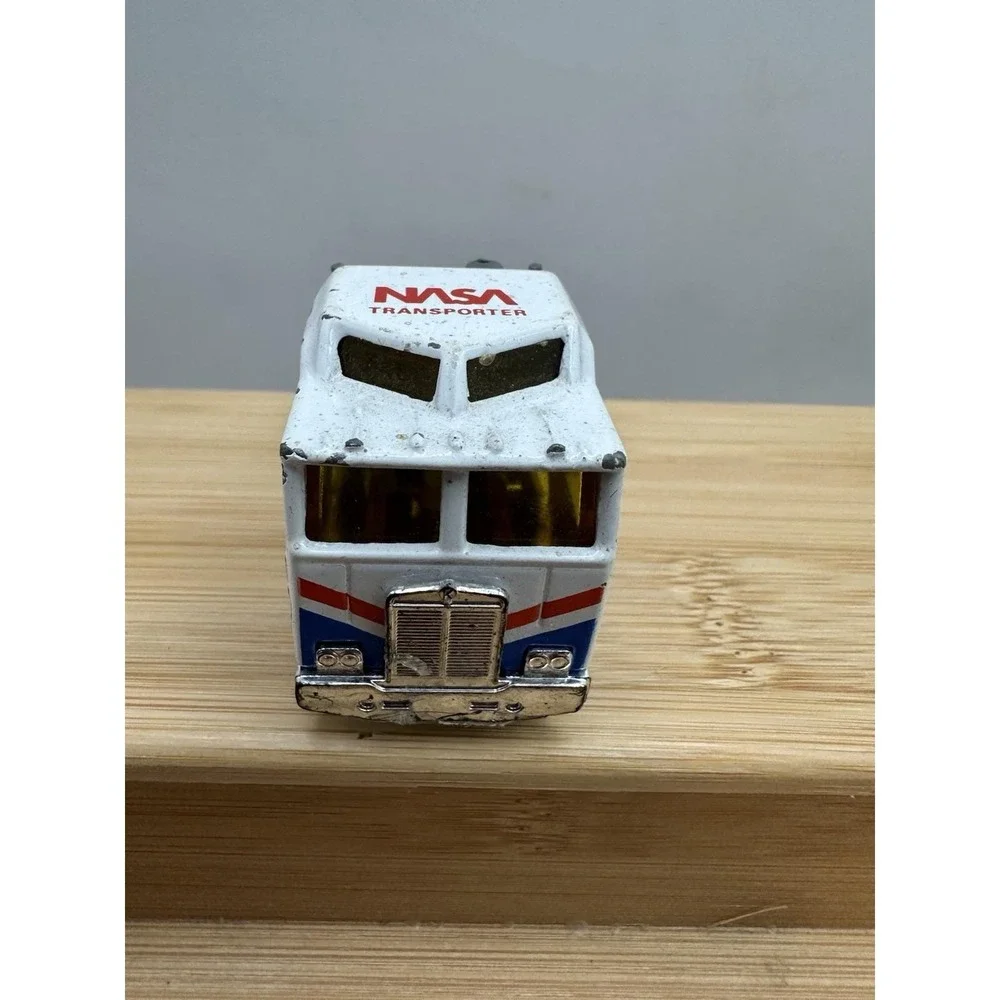 1981 vintage‎ Matchbox ~ Kenworth Semi Truck, NASA Transport