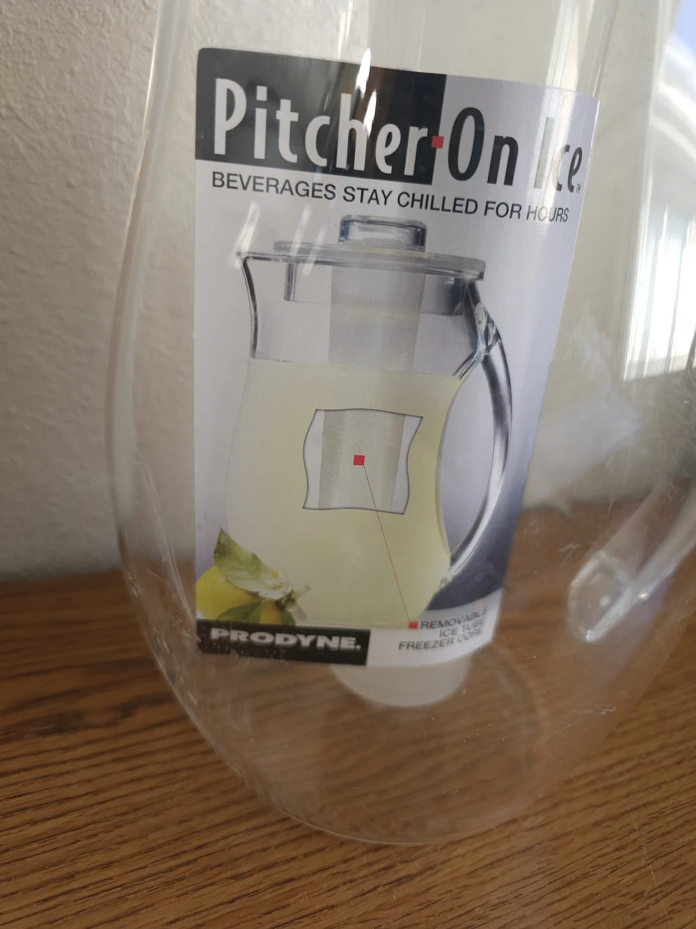 Prodyne Pitcher On Ice 2.5 Quarts Crystal Clear Acrylic Pitcher NEW Out Of Box