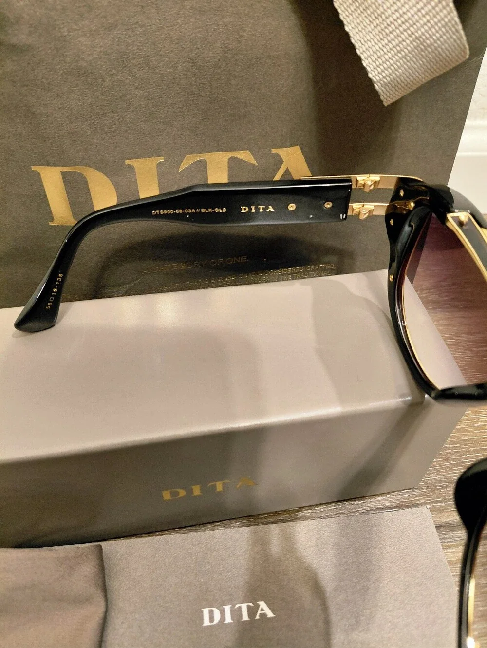 RARE DITA GRANDMASTER SIX Titanium Aviator Black/Gold Sunglasses DTS 900 01A