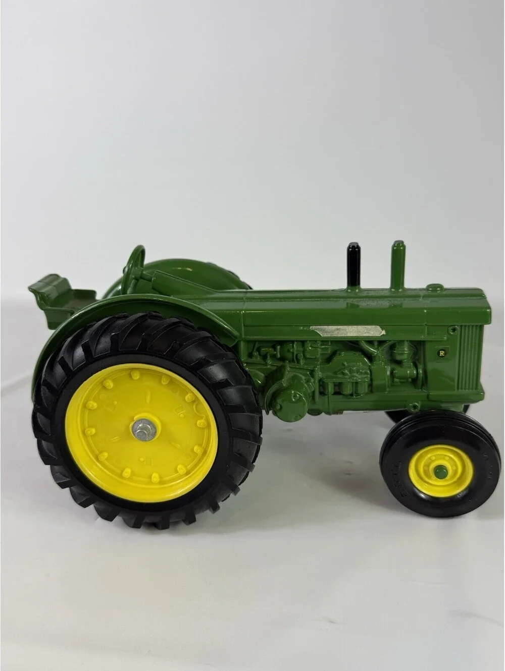 John Deere Diesel Model R Tractor 1949-54 ERTL Case 1/16 1:16  #554 8502