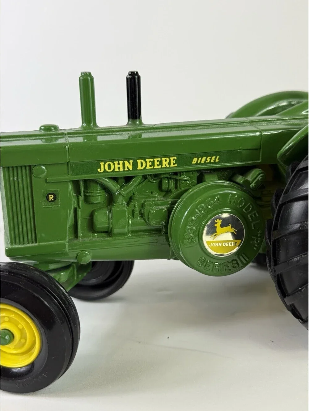John Deere Diesel Model R Tractor 1949-54 ERTL Case 1/16 1:16  #554 8502