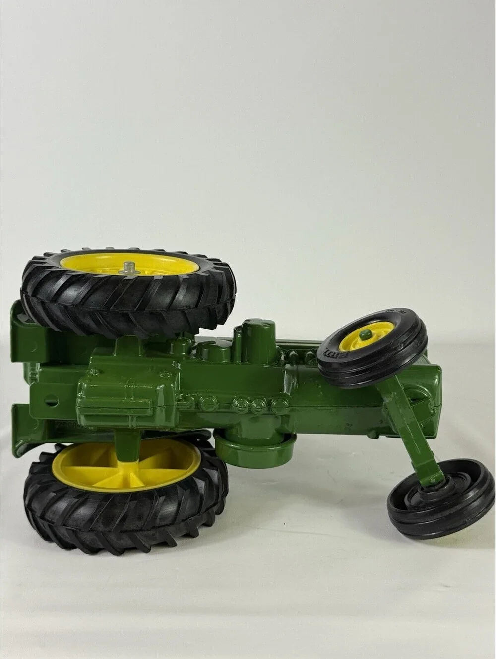 John Deere Diesel Model R Tractor 1949-54 ERTL Case 1/16 1:16  #554 8502