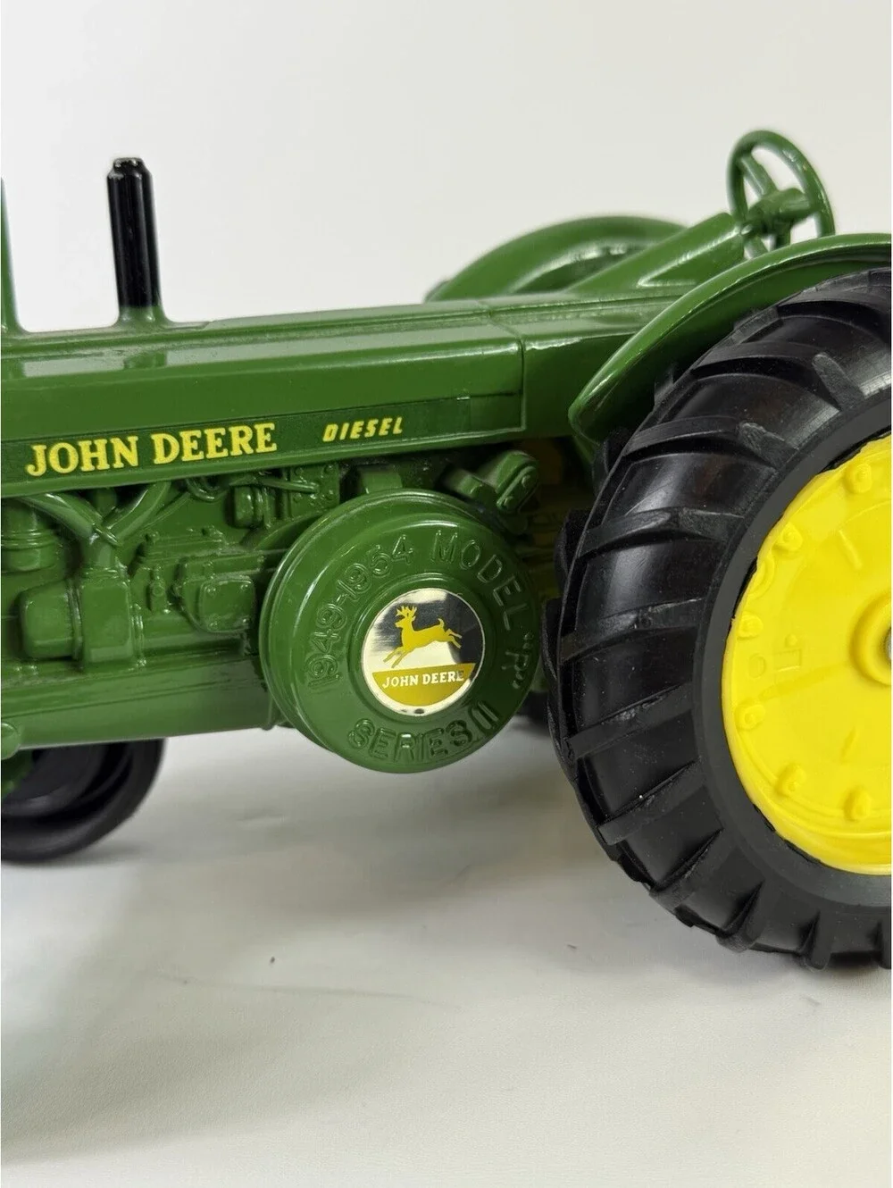 John Deere Diesel Model R Tractor 1949-54 ERTL Case 1/16 1:16  #554 8502