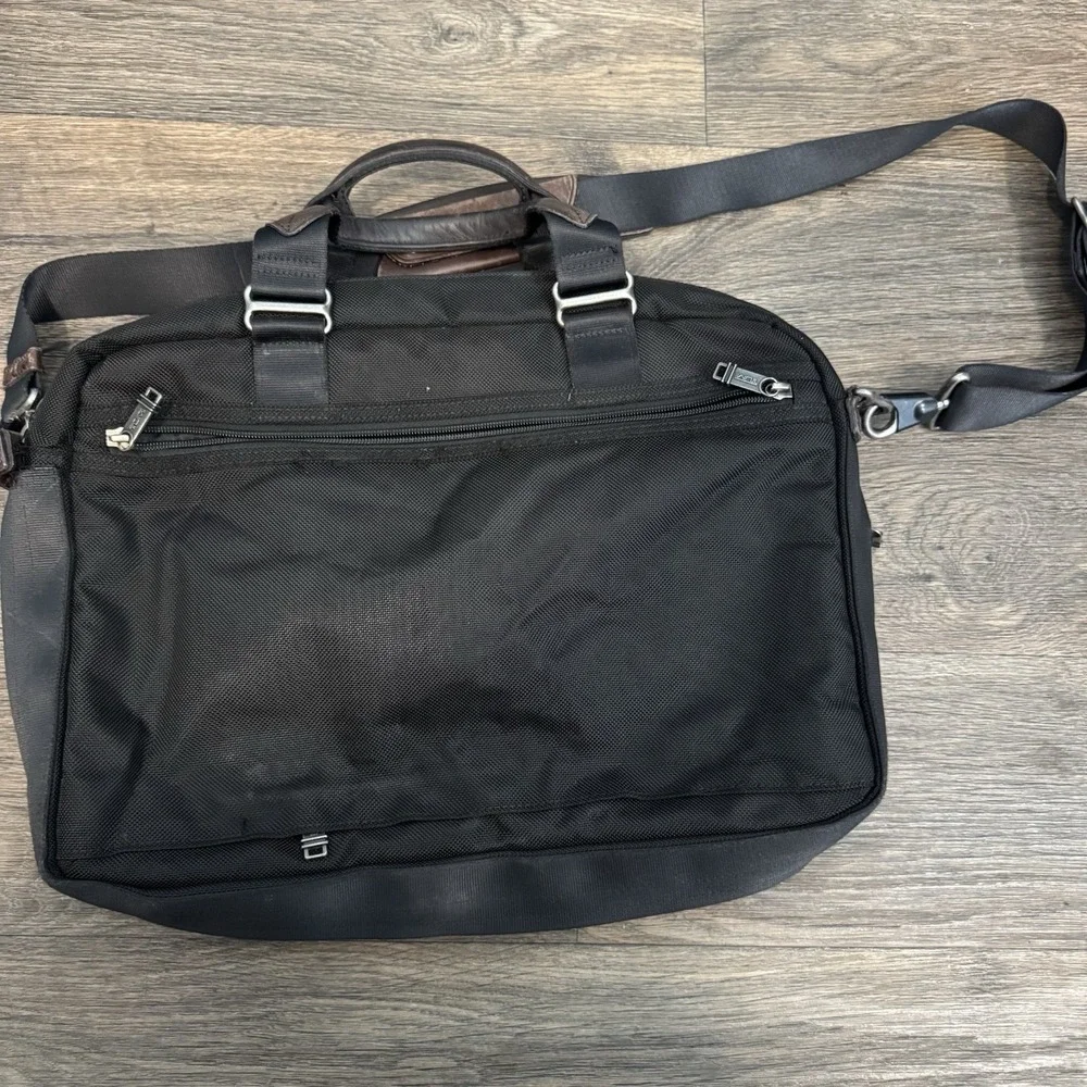 Tumi alpha bravo