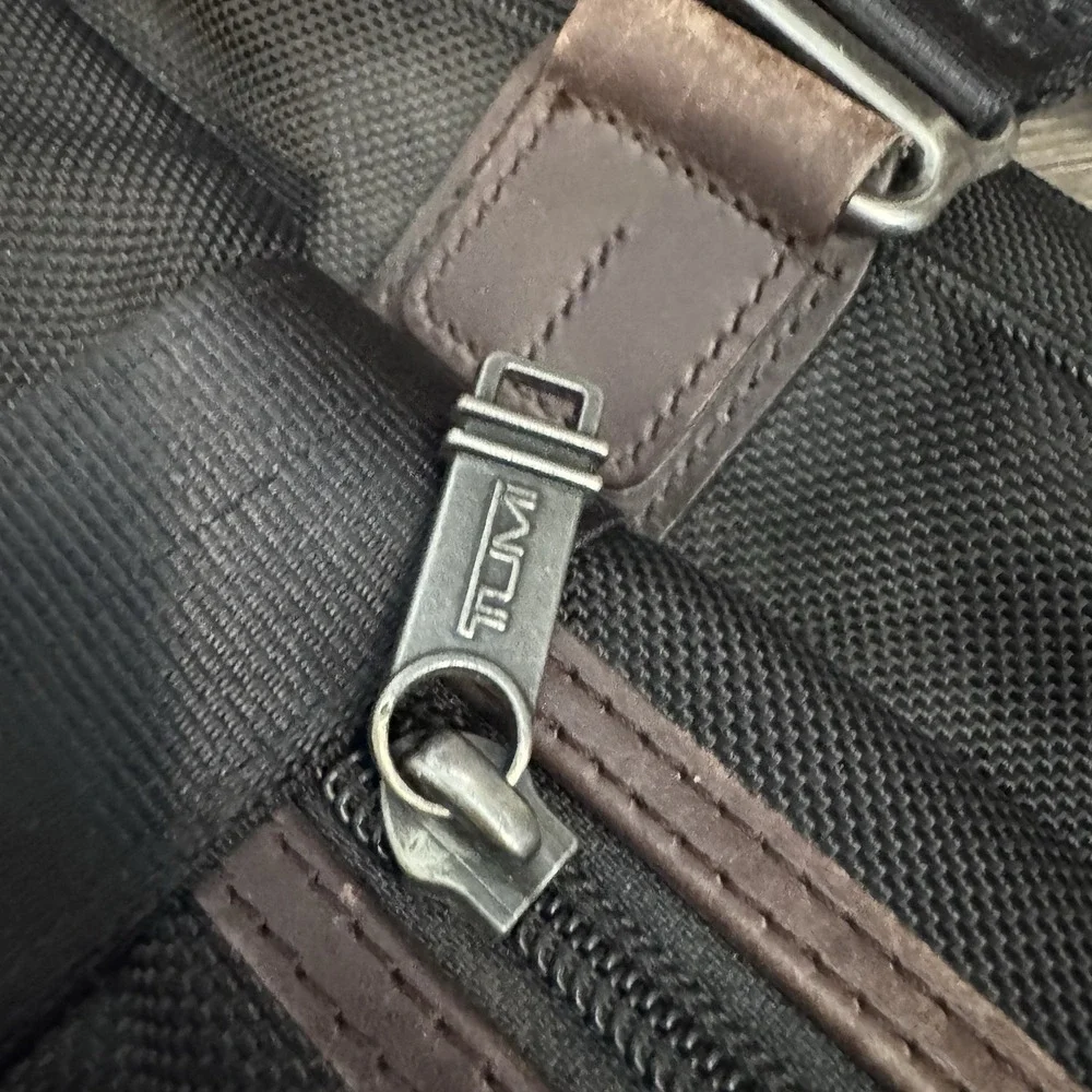 Tumi alpha bravo