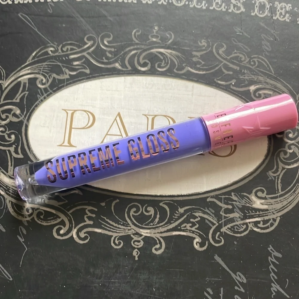Jeffree‎ Star cosmetics Supreme Gloss in the color No Apologies Neon purple-blue