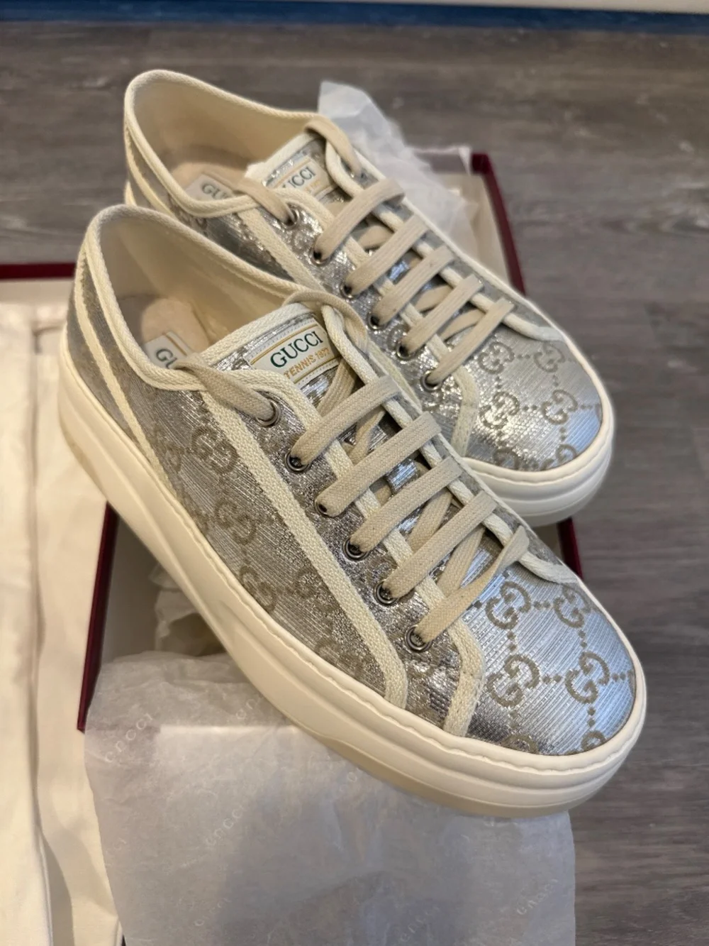 Gucci striking silhouette