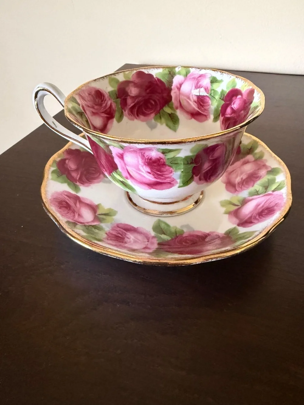 Vintage Royal Albert England OLD ENGLISH ROSES Tea Cup Saucer Gilt Gold Rim