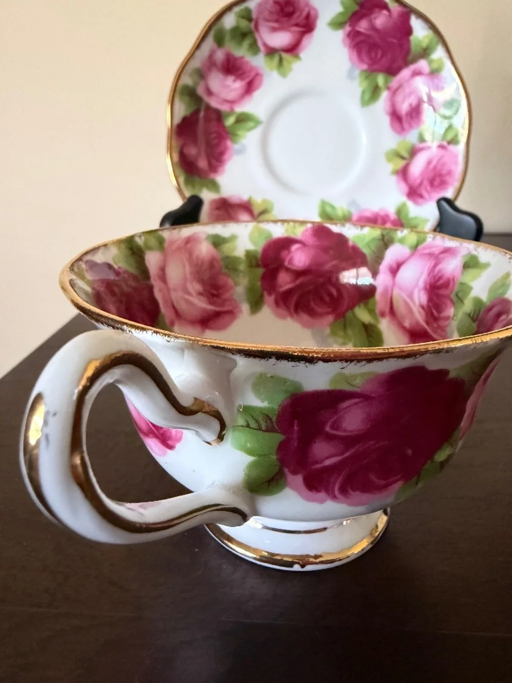 Vintage Royal Albert England OLD ENGLISH ROSES Tea Cup Saucer Gilt Gold Rim