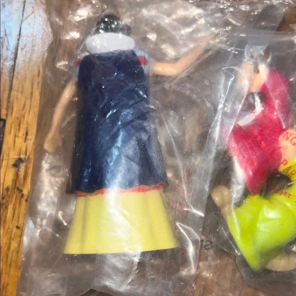 NWT Disney Snow White Grumpy Dopey Cake Toppers