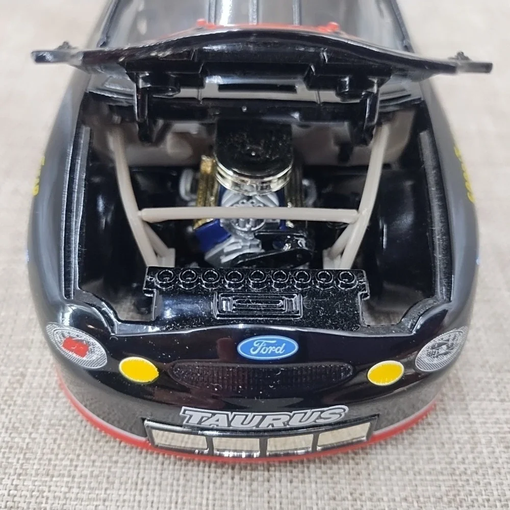 1:24 Action Diecast Nascar 1999 Kenny Irwin #28 Ford Taurus Texaco Mac Tools