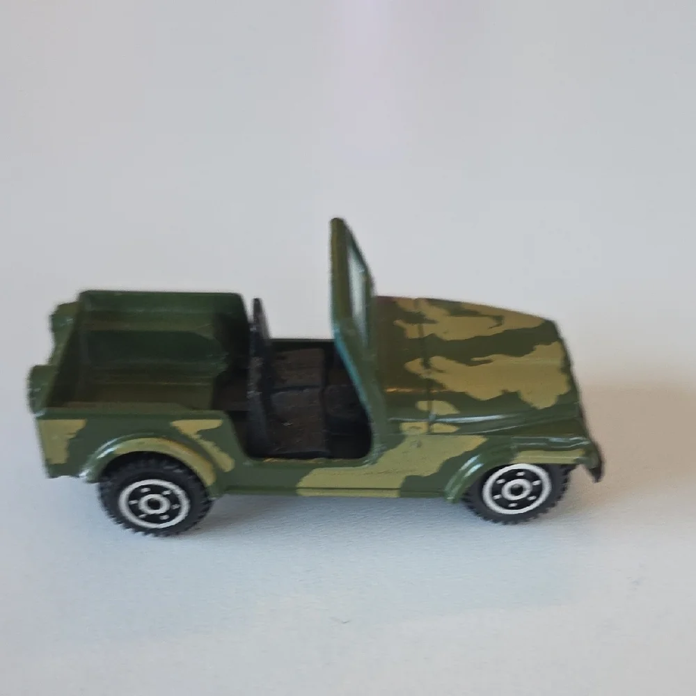 YAT MING US ARMY Diecast Jeep  #1608 Green Camouflage
