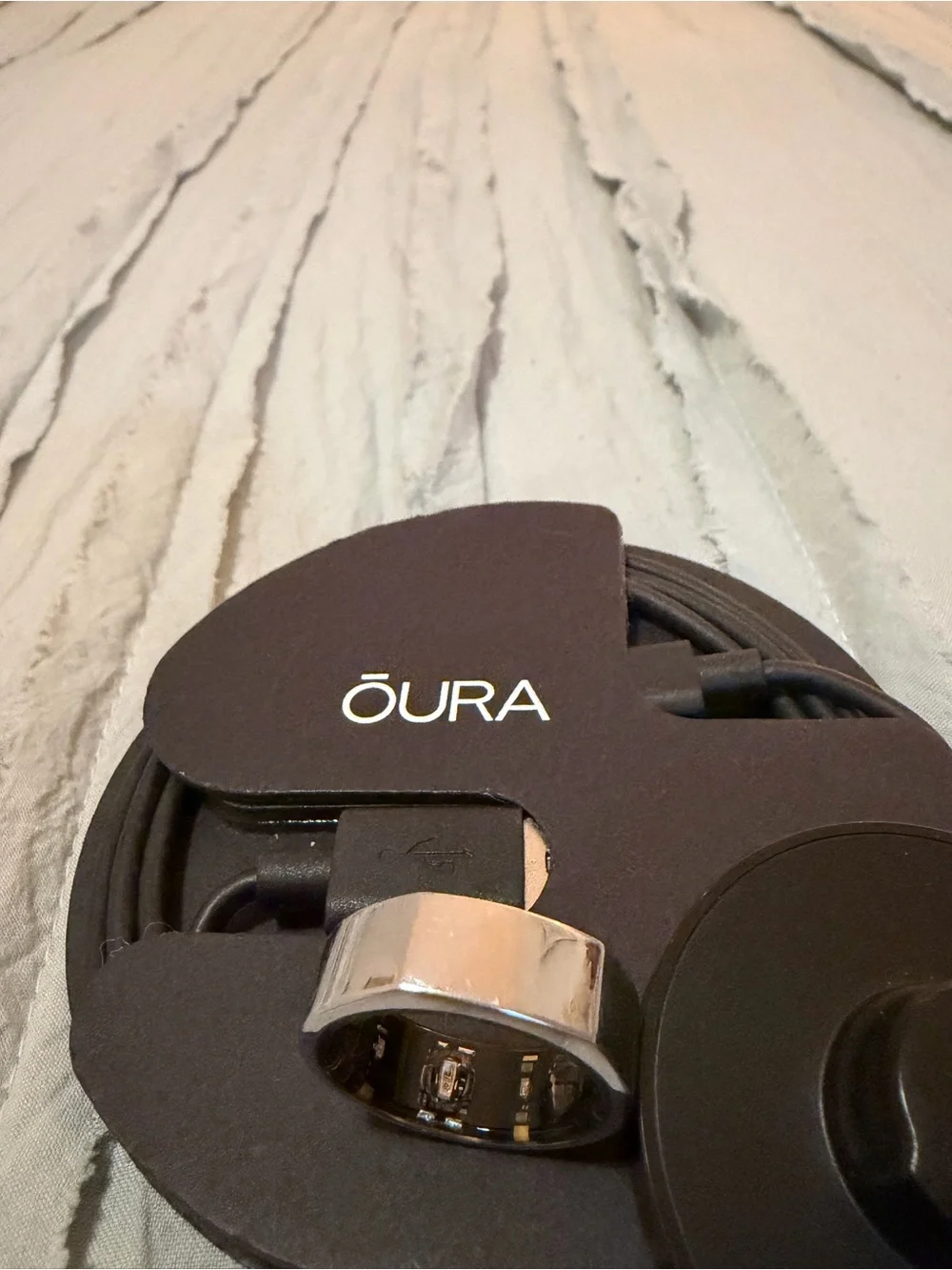 Oura Gen 3 Ring and Charger for parts or sizing