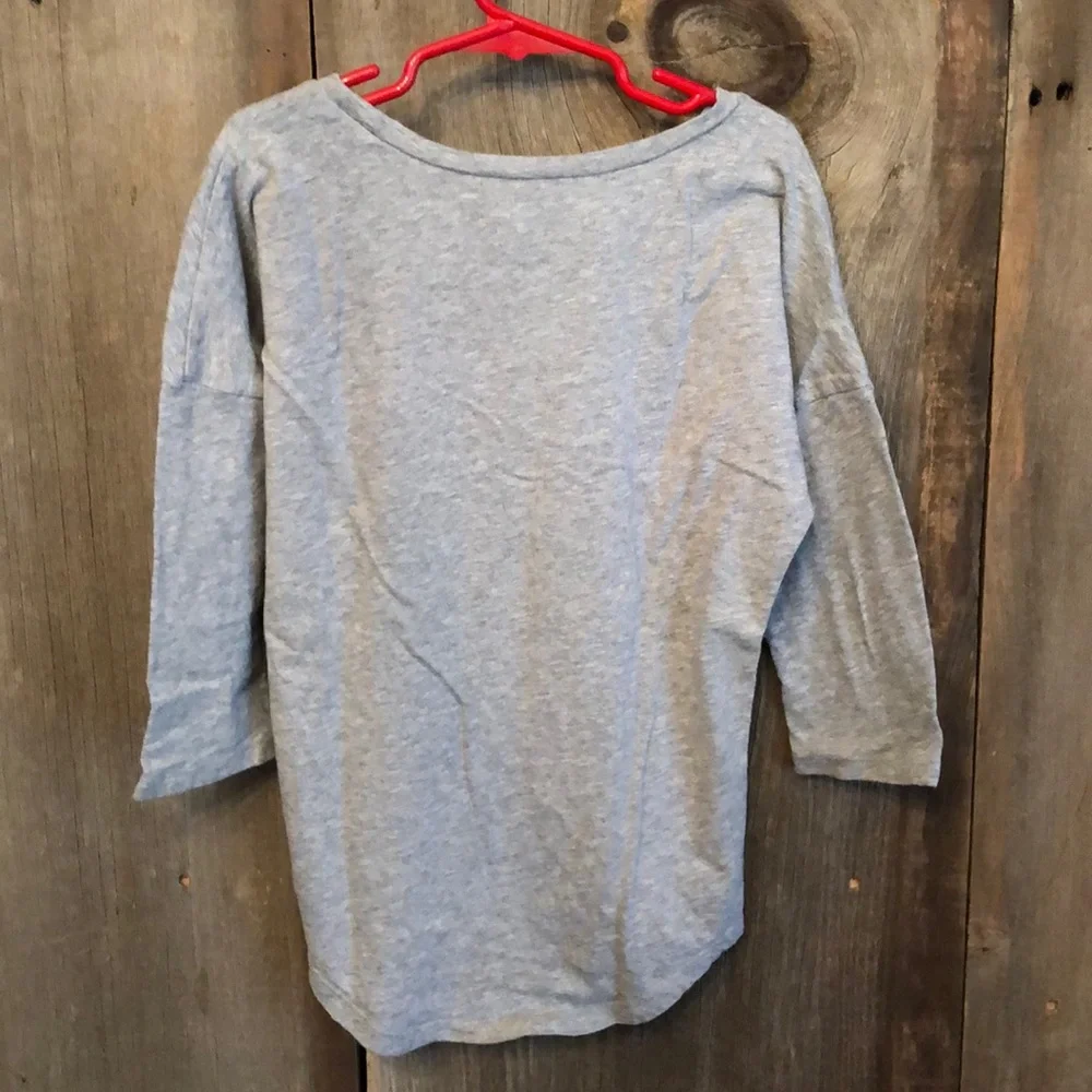 Old Navy Girls Graphic Penguin Dolman Top in Gray Size 8